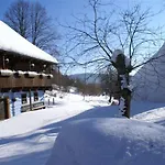 Modra Chalupka Kır Evi
